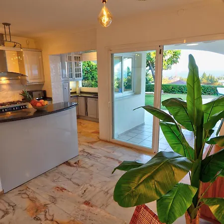 Palm, Amazing Views Villa